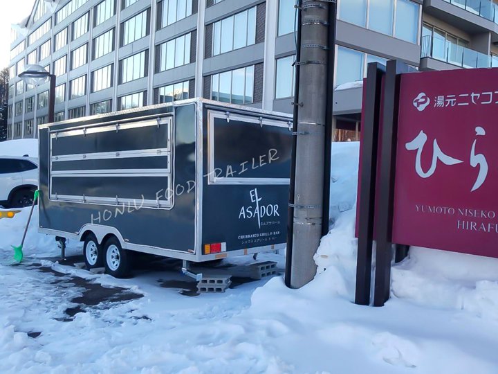 Food trailer in harsh winter2