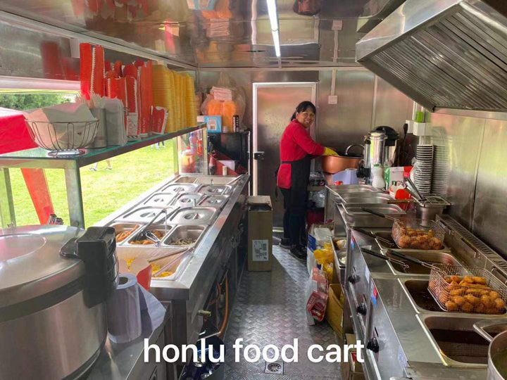 Customized 5M noodle bar food trailer (8)