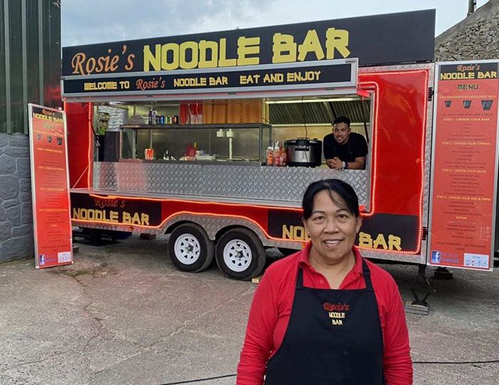 Customized 5M noodle bar food trailer (7)